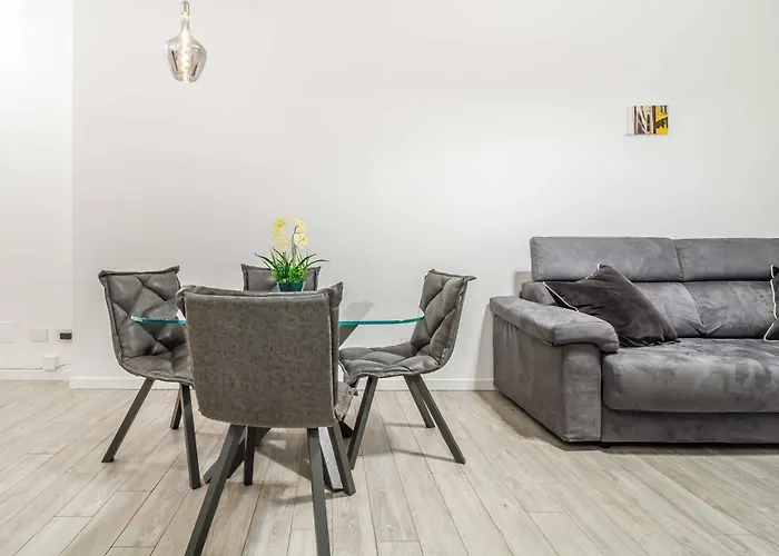 Domusmi Veniero 12 ميلان