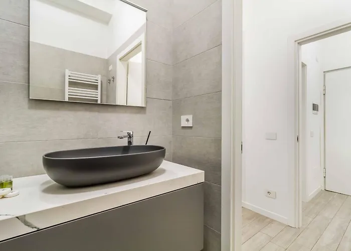 Domusmi Veniero 12 شقة